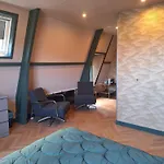 1 Aan *